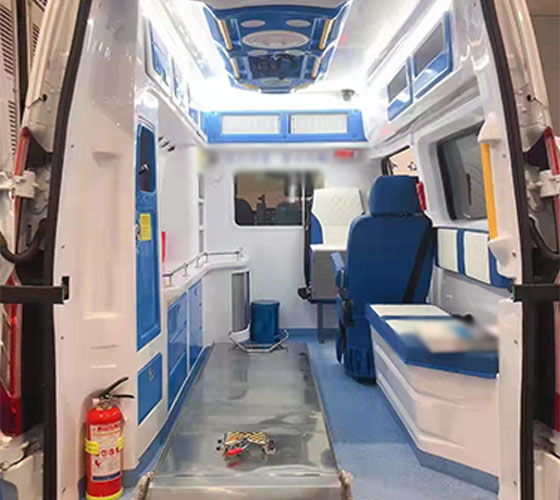 根河市车辆内部展示