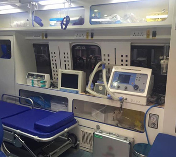 根河市车辆内部展示